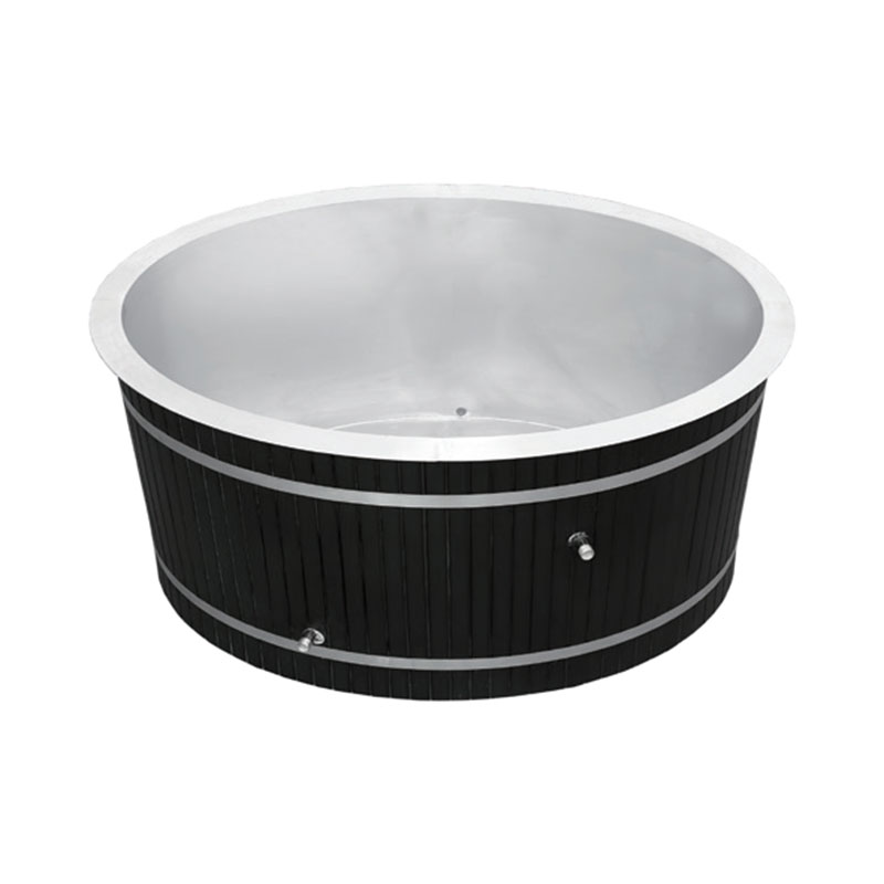 Drevená studená ponorná vaňa