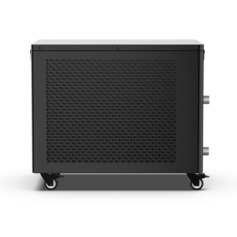 Vlastný studený ponorný chladič s výkonom 0,5 HP